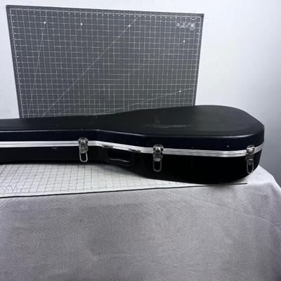 Acoustic Guitar Hard Case NICE! 