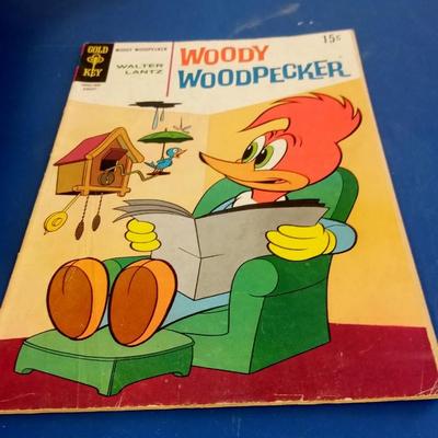 LOT 11 OLD WOODY WOODPECKER COMIC BOOK