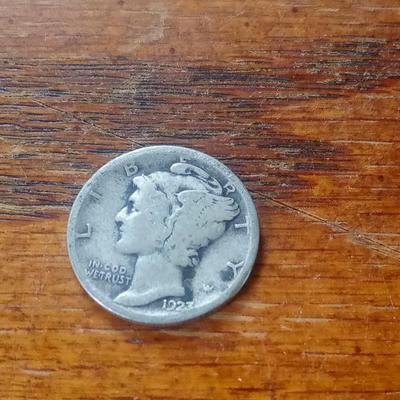 LOT 33 EARLY MERCURY DIME