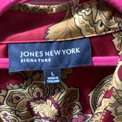 CB20- Jones, New York signature shirts (8), size Large