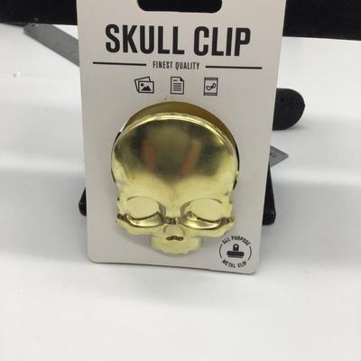 Heavy duty skull clip
