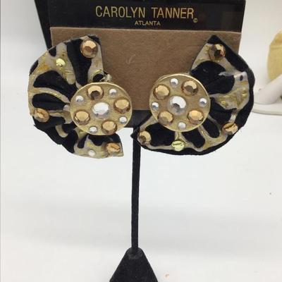 Carolyn Tanner vintage clip on earrings