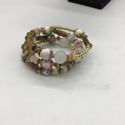 Spiral twistable fashion bracelet