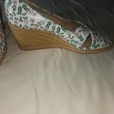 LIKE NEW JACK RODGERS LADIES WEDGE SHOES SIZE 7.5