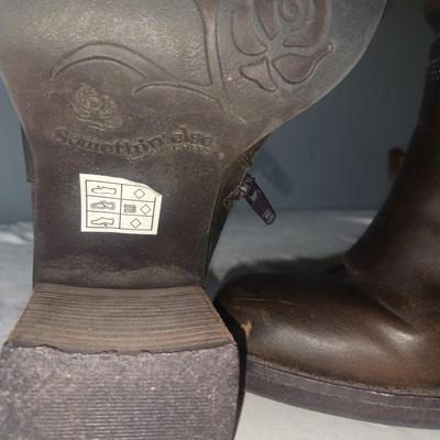 LADIES SKECHERS "SOMETHIN' ELSE" BROWN BOOTS SIZE 7
