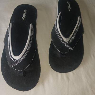 LIKE NEW LADIES SPEEDO FLIP FLOPS SIZE 7.5
