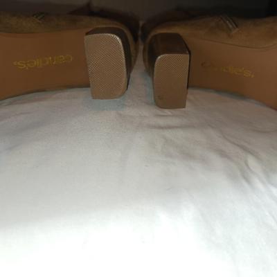 LIKE NEW LADIES CANDIE'S BOOTS SIZE 7