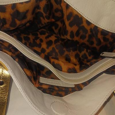 B MAKOWSKY LIKE NEW LEATHER PURSE