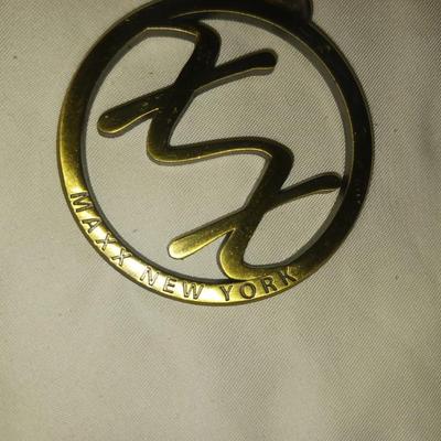 LIKE NEW FIORE LEATHER PURSE