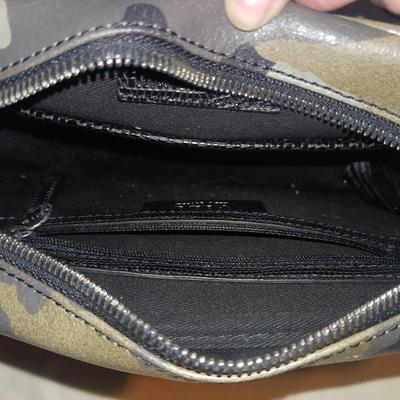 G.I.L.L. GOT IT LOVE IT LEATHER PURSE