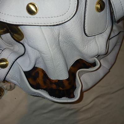 B MAKOWSKY CREAM LEATHER PURSE