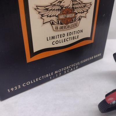 Harley-Davidson 1933 Collectible Die Cast Motorcycle with Sidecar Coin Bank with Box (#22)