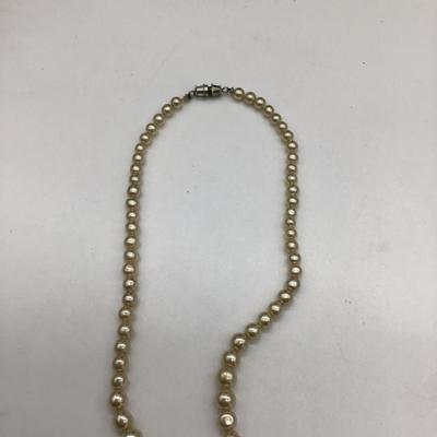 Vintage pearl choker