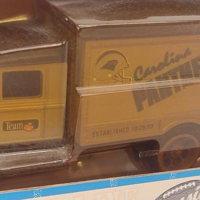 ERTL Carolina Panthers Antique Panel Van Team Die Cast Coin Bank with Box (#27)