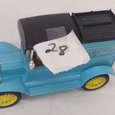 ERTL1913 Gobal Van Lines Model T Delivery Van Die Cast Coin Bank with Box (#28)