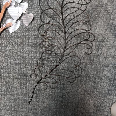 METAL HEARTS ON WOODEN FRAME AND METAL FILIGREE WALL HANGING