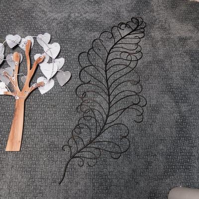 METAL HEARTS ON WOODEN FRAME AND METAL FILIGREE WALL HANGING