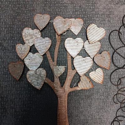 METAL HEARTS ON WOODEN FRAME AND METAL FILIGREE WALL HANGING