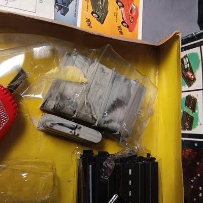 VINTAGE PRETZEL BENDER TABLE TOP RACEWAY