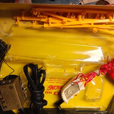 VINTAGE PRETZEL BENDER TABLE TOP RACEWAY