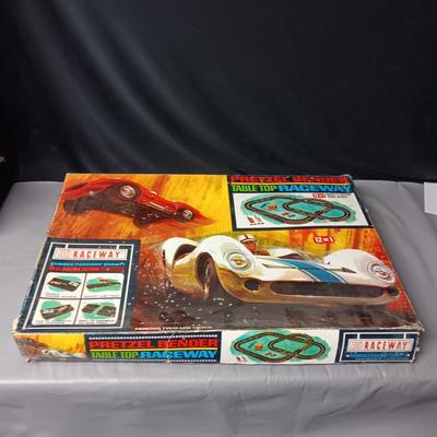 VINTAGE PRETZEL BENDER TABLE TOP RACEWAY