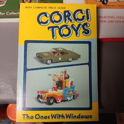 BOOKS ON COLLECTIBLES