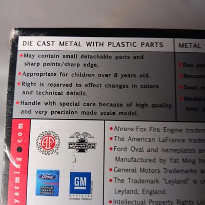 NIB 1934 LEYLAND FK-1 SIGNATURE SERIES DIE CAST FIRE TRUCK