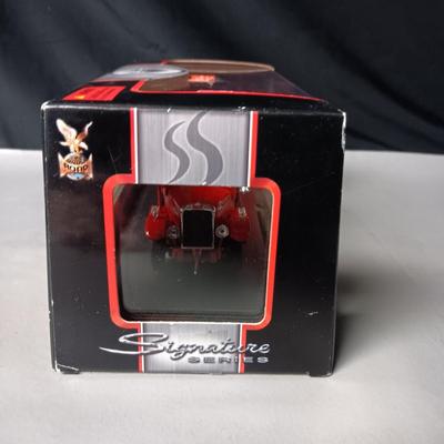 NIB 1934 LEYLAND FK-1 SIGNATURE SERIES DIE CAST FIRE TRUCK