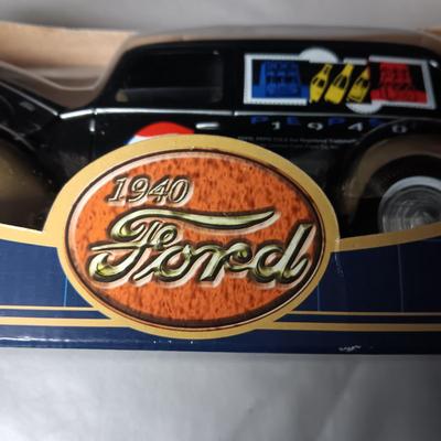 PEPSI ON A 1940 FORD AUTHENTIC DIE CAST DETAILED REPLICA BANK