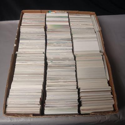 BOX OF BASKETBALL, FOOTBALL, BASEBALL AND SOME HOCKEY TRADING CARDS