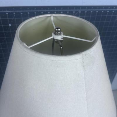  White Ceramic Lamp w/Shade