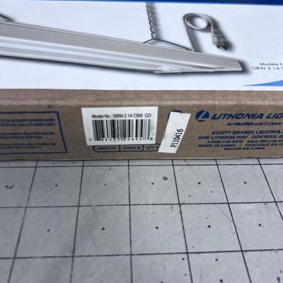 2 Grow Lights NEW in The Box 