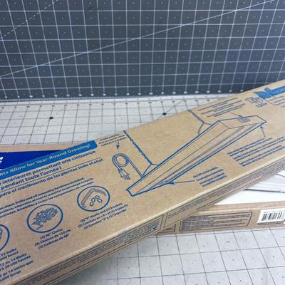 2 Grow Lights NEW in The Box 