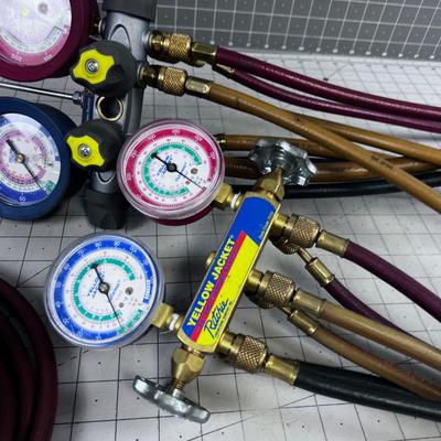 SET OF YELLOW JACKET GAUGES 