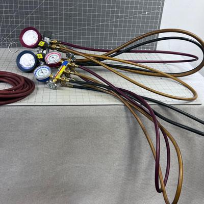 SET OF YELLOW JACKET GAUGES 
