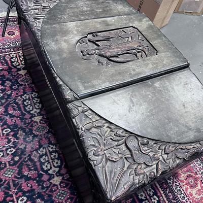 Incredible ART: Carved Camphor Wood Chinese Chest 