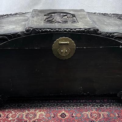 Incredible ART: Carved Camphor Wood Chinese Chest 