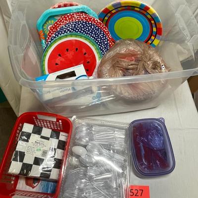 Tub of party serve ware