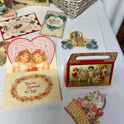 Valeninte's cards & decor