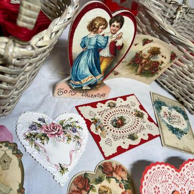 Valeninte's cards & decor