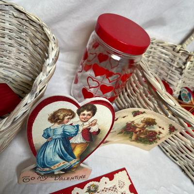 Valeninte's cards & decor