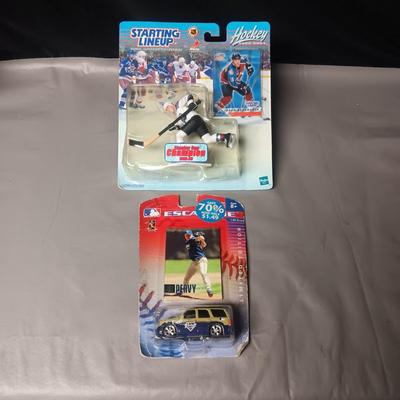 PADRES ESCALADE FEATURING PLAYER PEAVY & STANLEY CUP CHAMPION ASAM DEADMARSH