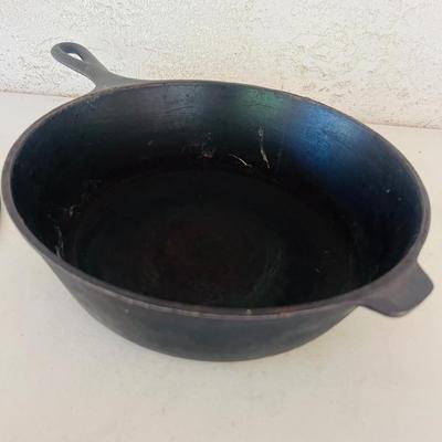 Cast Iron Notched Chicken Fryer