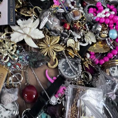 Try of Costume Jewelry 