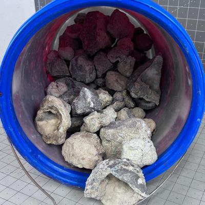Bucket of GEODES!!! 