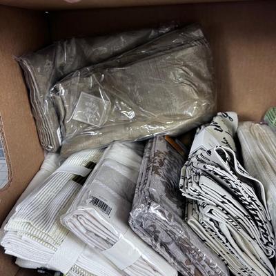Large LOT of NEW Napkins Mixed Colors 