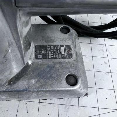 TOOLS: Heavy Duty Orbital Sander