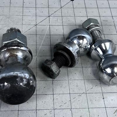 TOOLS: (3)HITCH Balls 