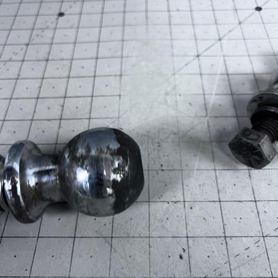 TOOLS: (3)HITCH Balls 