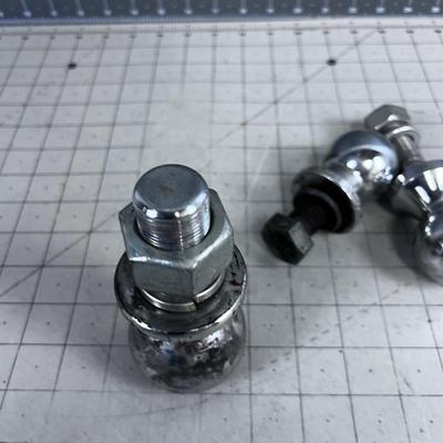 TOOLS: (3)HITCH Balls 